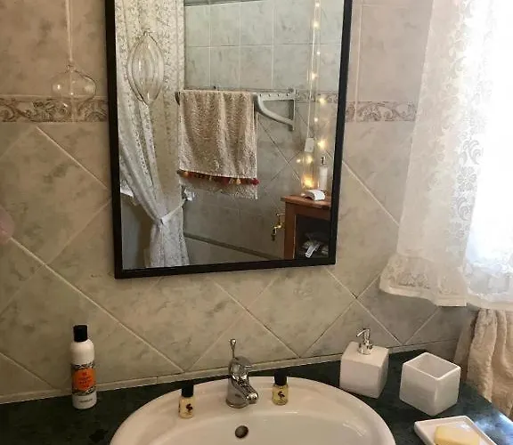 Gazde/Camere de închiriat Casa Montegri *